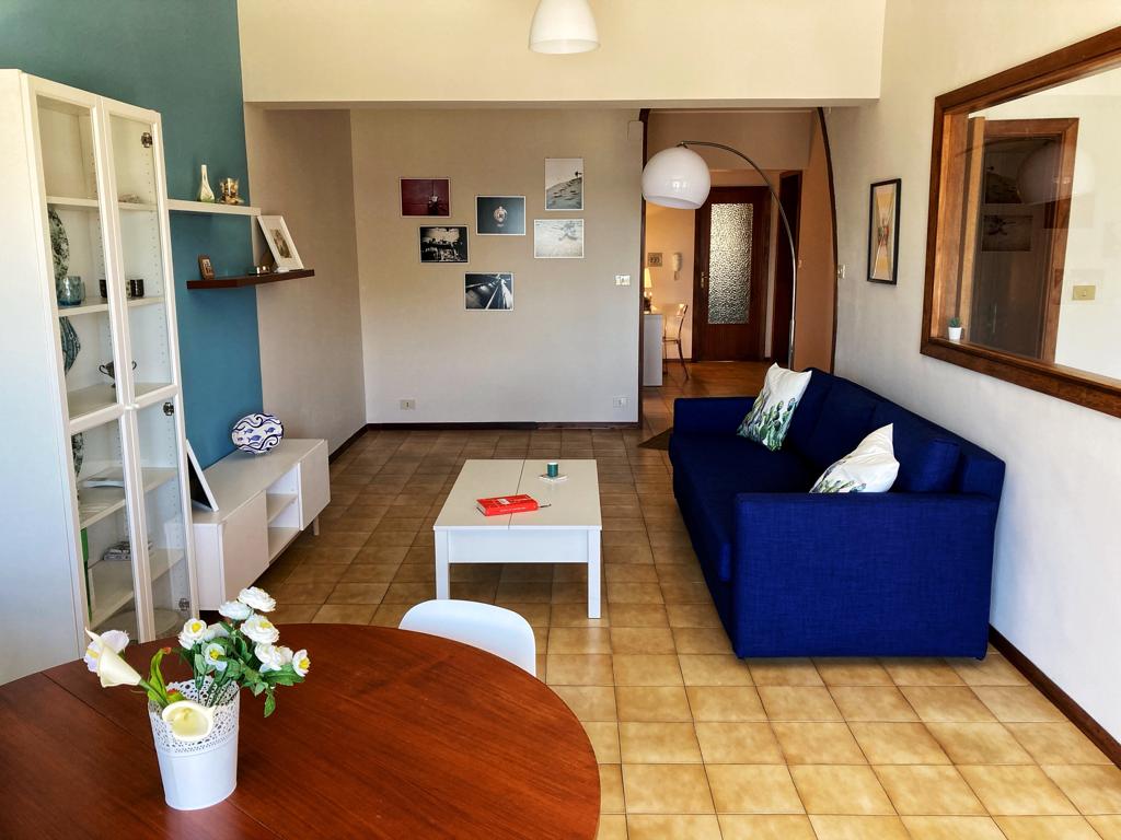 soggiorno con vista ingresso
